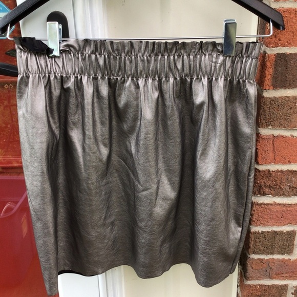 NWT Forever 21 Gunmetal skirt METALLIC Elastic waist pull on Size Large - Picture 2 of 6